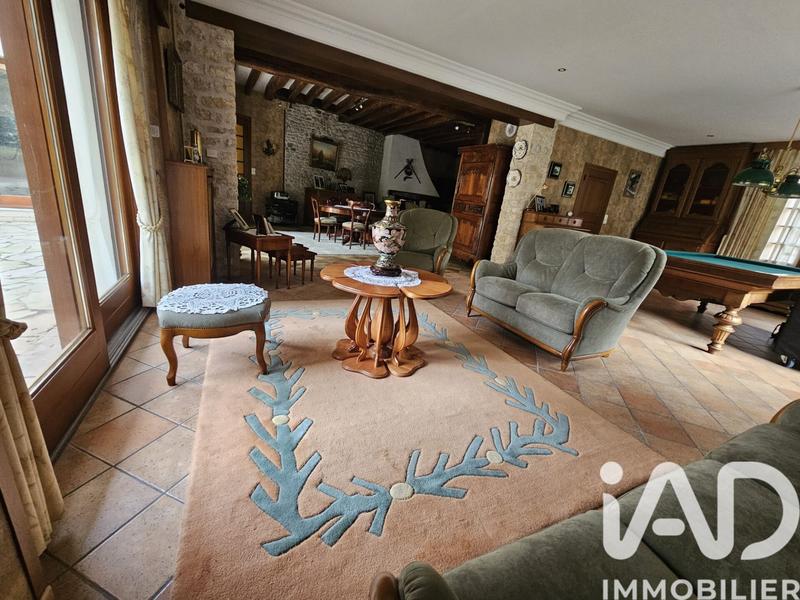 Maison - 240 m² - 9 pièces
