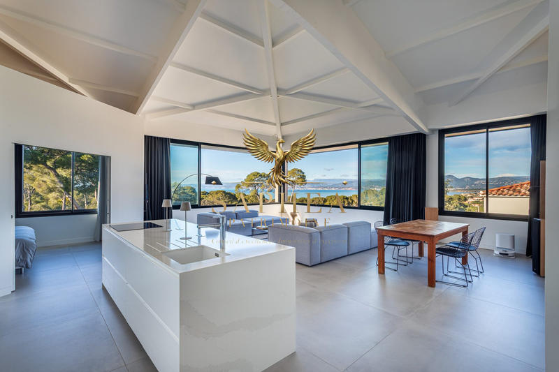 Appartement - 140 m² - 5 pièces