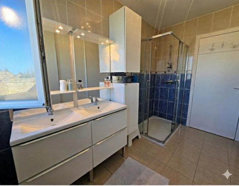 Maison - 218 m² - 6 pièces