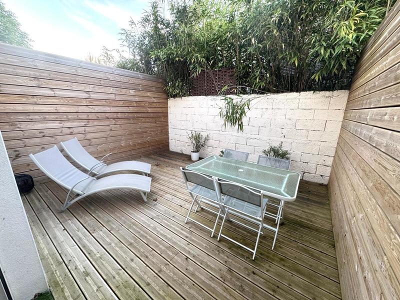 Maison - 219 m² - 9 pièces