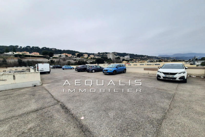 Parking / Garage - 125 m²