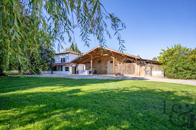 Maison - 250 m² - 13 pièces