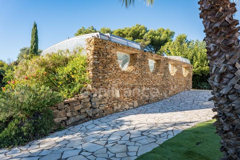 Maison - 200 m² - 6 pièces