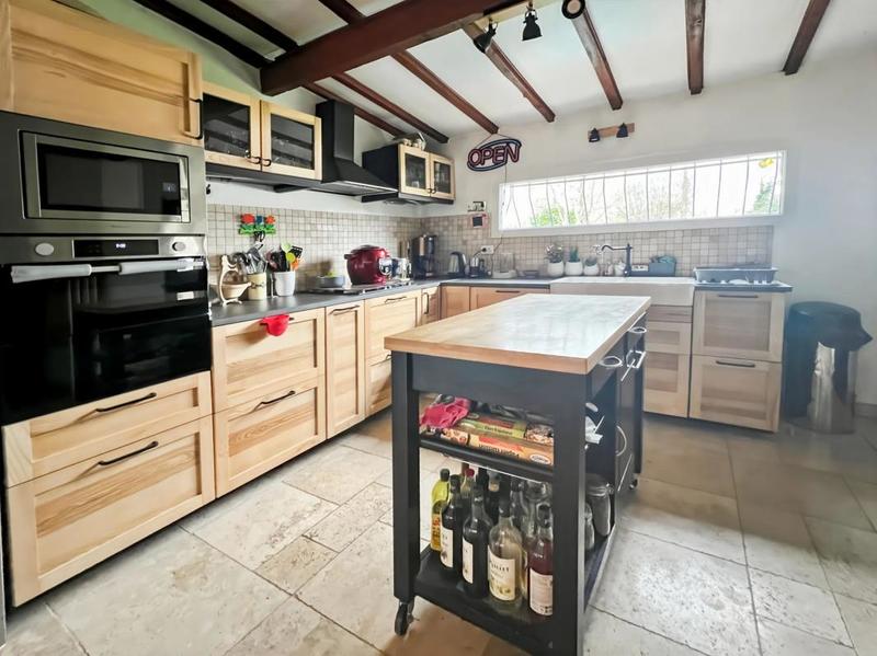 Maison - 198 m² - 6 pièces