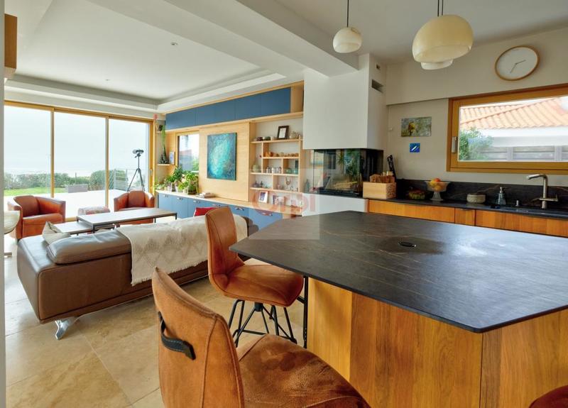 Maison d'architecte - 281 m² - 9 pièces