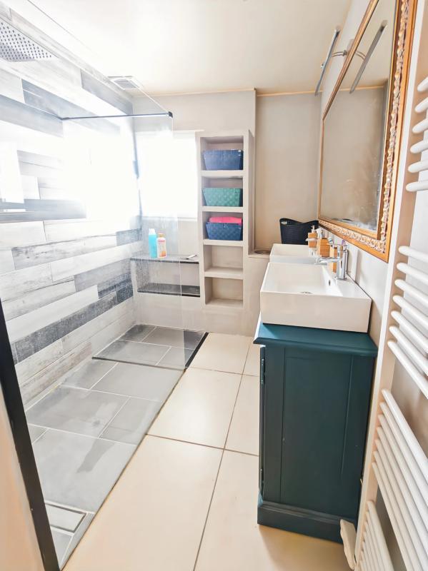 Maison - 240 m² - 9 pièces