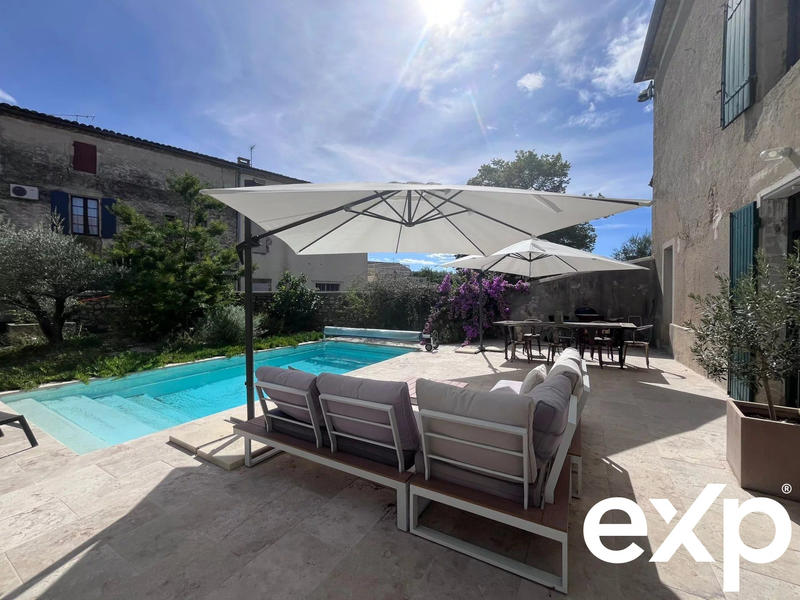 Maison traditionnelle - 400 m² - 12 pièces