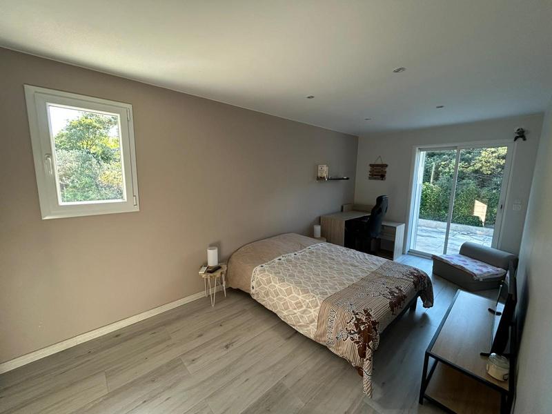 Maison traditionnelle - 184 m² - 8 pièces