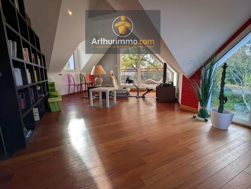 Maison - 201 m² - 7 pièces