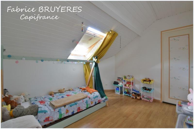 Maison - 247 m² - 8 pièces