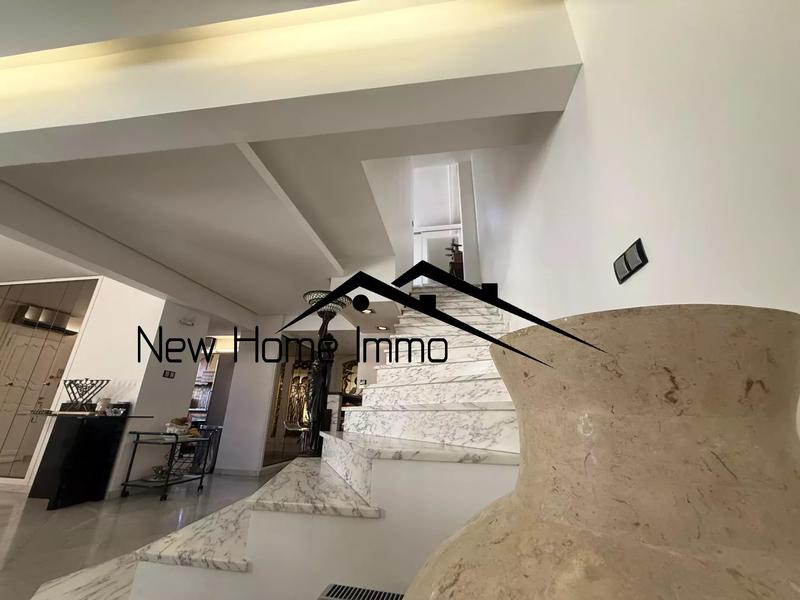 Appartement - 188 m² - 5 pièces