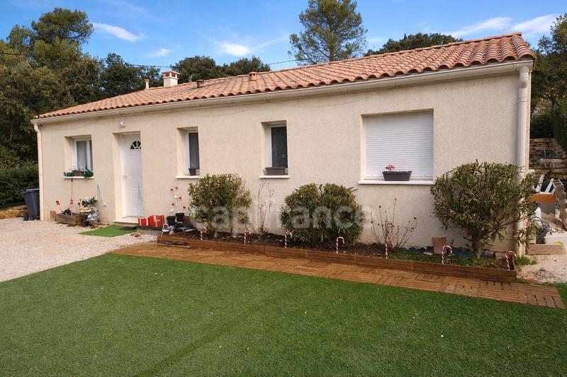 Villa - 90 m² - 4 pièces