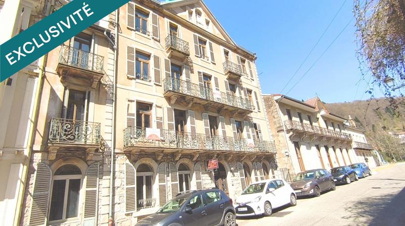 Local commercial - 1 080 m² - 34 pièces