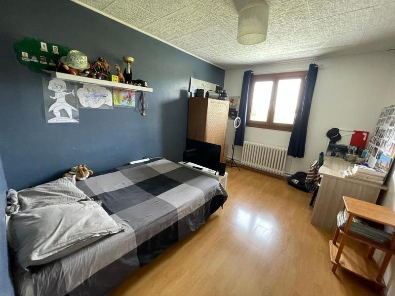 Maison - 225 m² - 7 pièces