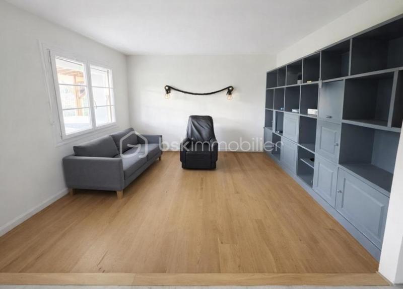 Demeure - 239 m² - 10 pièces