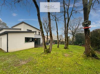 Maison - 177 m² - 9 pièces