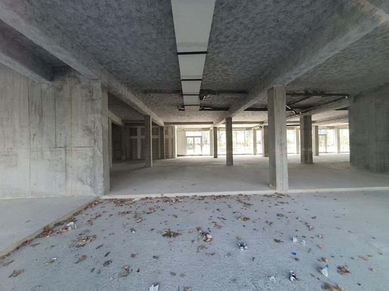 Local commercial - 855 m²