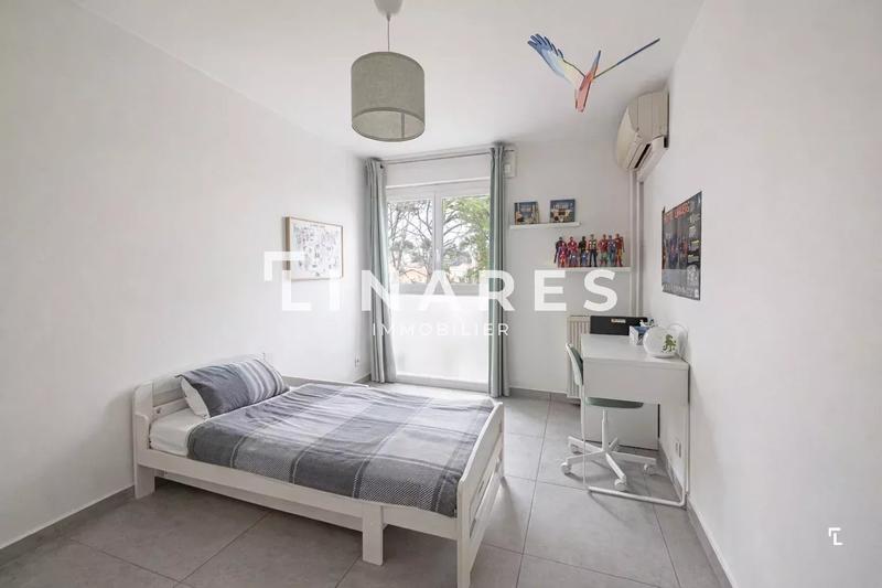 Appartement - 94 m² - 5 pièces