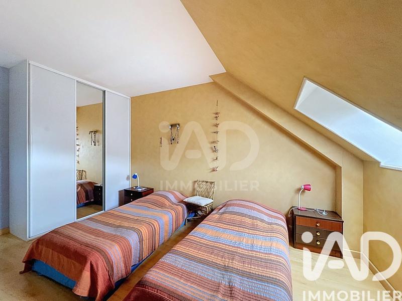 Maison - 250 m² - 8 pièces