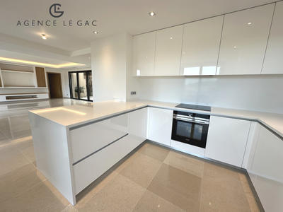 Villa - 180 m² - 5 pièces