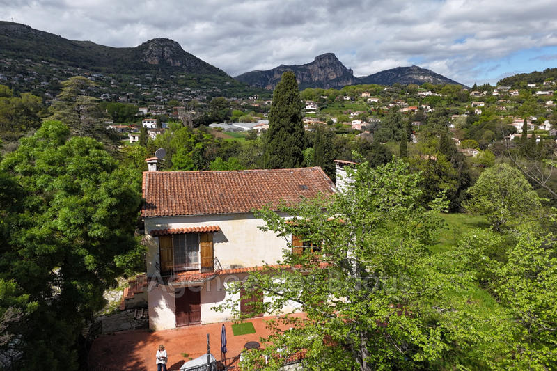 Propriété - 285 m² - 9 pièces