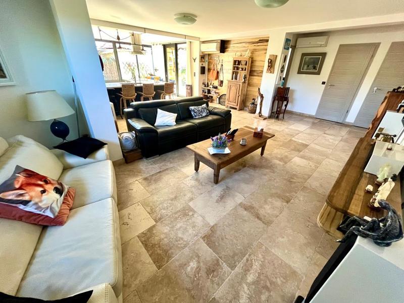 Villa - 100 m² - 3 pièces