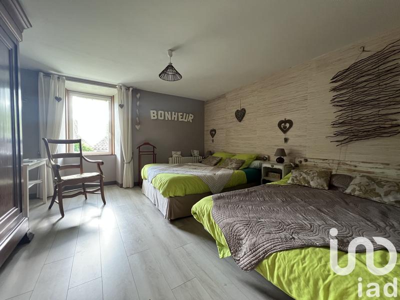 Maison - 201 m² - 7 pièces