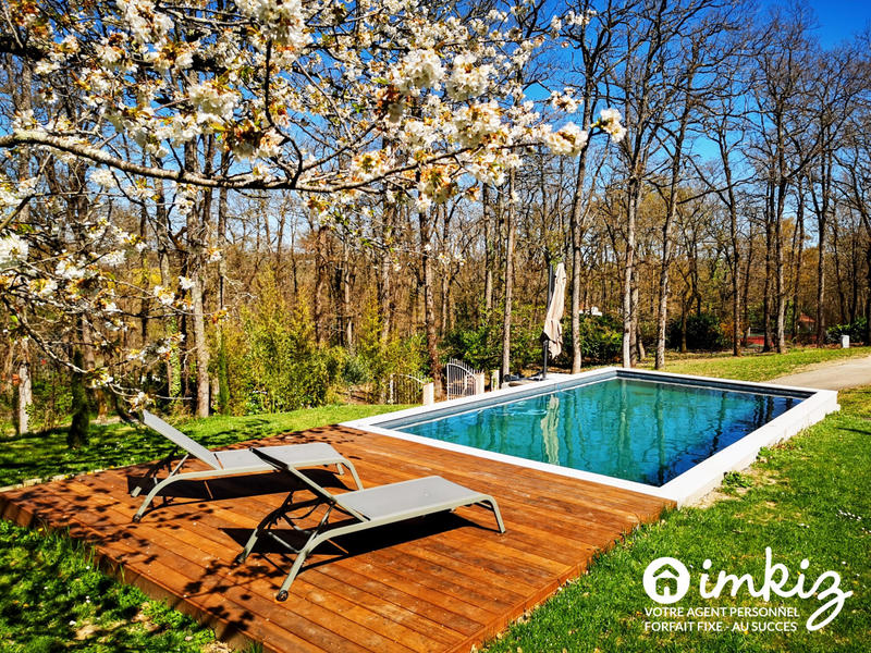 Maison - 260 m² - 9 pièces