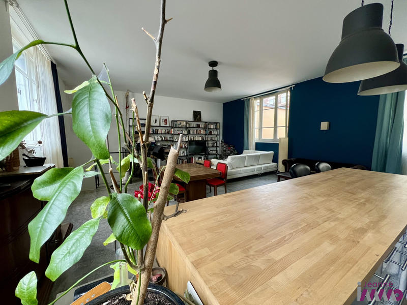 Appartement - 115 m² - 2 pièces