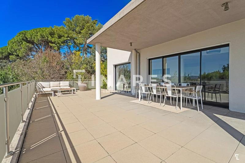 Maison - 192 m² - 7 pièces