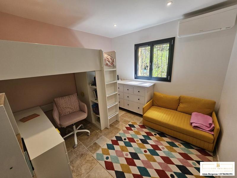 Maison - 185 m² - 5 pièces