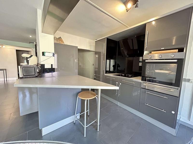 Maison traditionnelle - 160 m² - 6 pièces