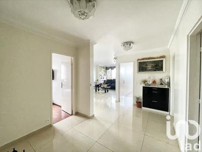 Appartement - 99 m² - 4 pièces