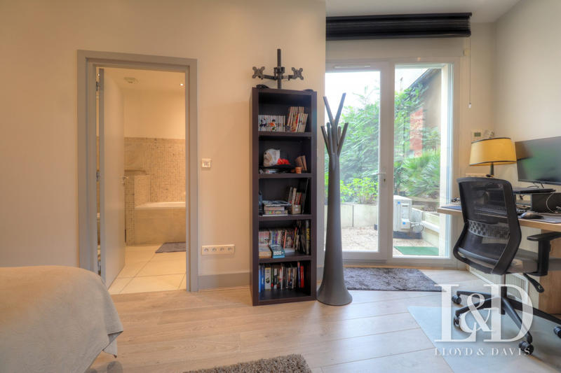 Maison - 321 m² - 10 pièces