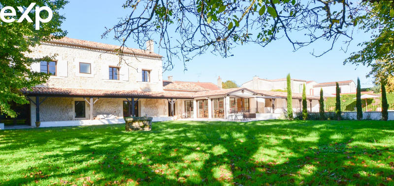 Maison - 300 m² - 9 pièces