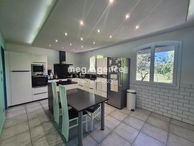 Maison traditionnelle - 134 m² - 5 pièces