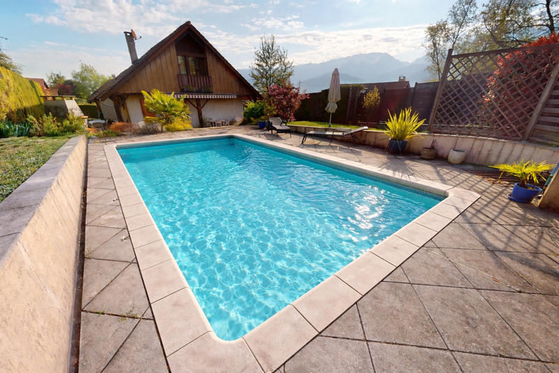 Maison - 140 m² - 5 pièces