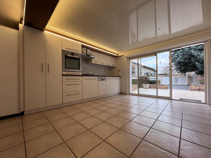 Maison traditionnelle - 120 m² - 10 pièces