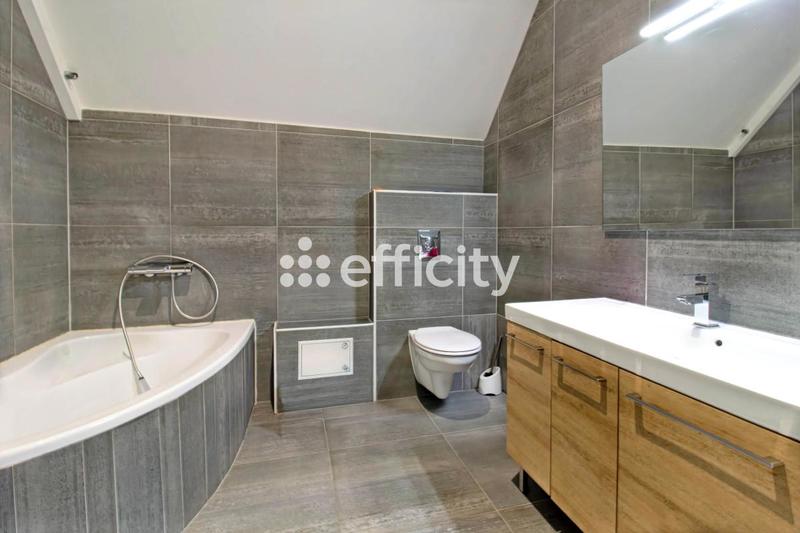 Maison - 105 m² - 4 pièces