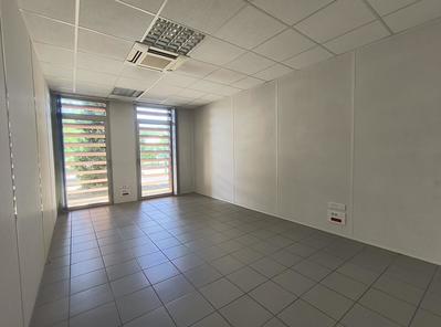 Bureau - 106 m² - 5 pièces