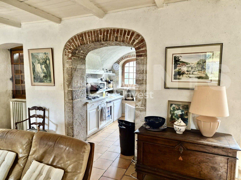 Maison - 257 m² - 11 pièces