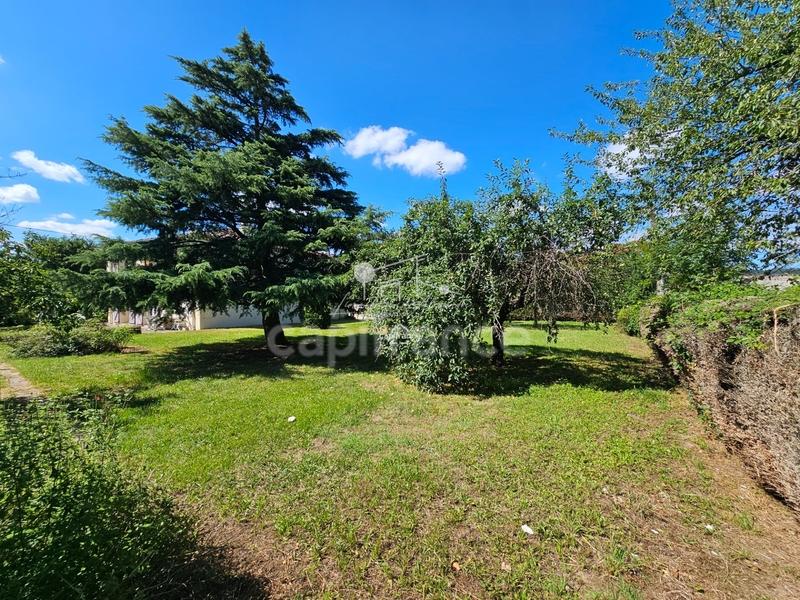 Maison - 241 m² - 9 pièces