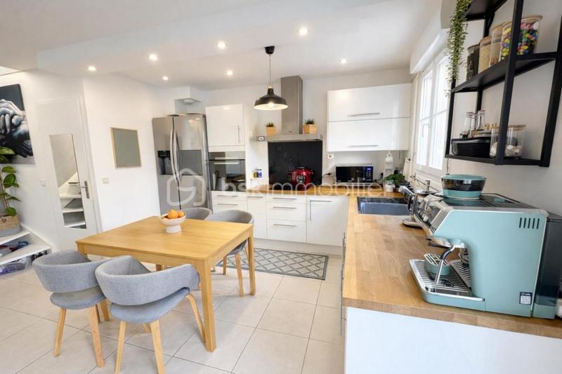 Appartement - 86 m² - 4 pièces