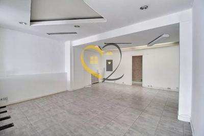 Local commercial - 75 m² - 3 pièces
