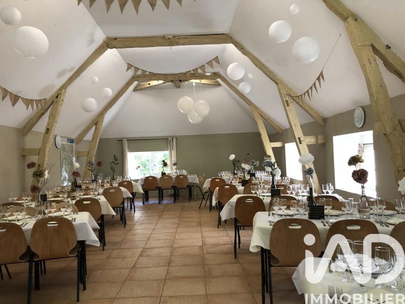 Maison - 1 000 m² - 30 pièces