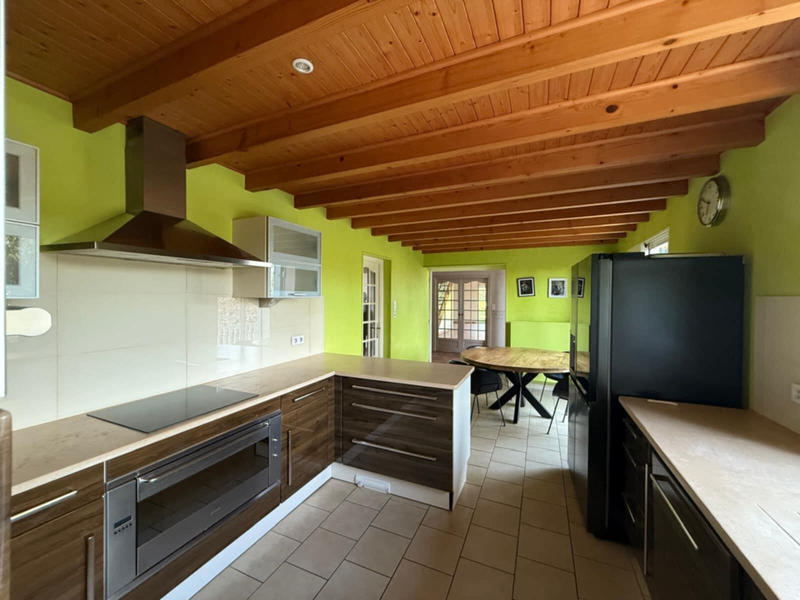 Maison - 180 m² - 9 pièces