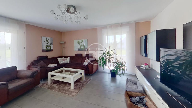 Maison - 260 m² - 6 pièces