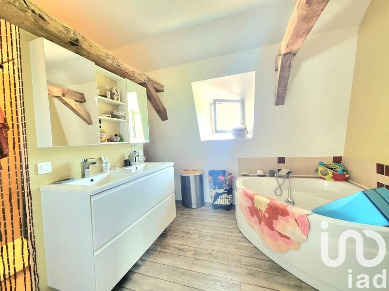 Maison - 202 m² - 6 pièces