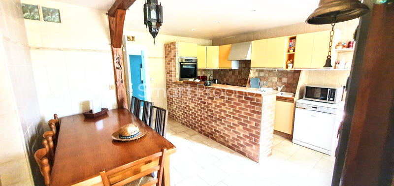 Maison - 180 m² - 7 pièces