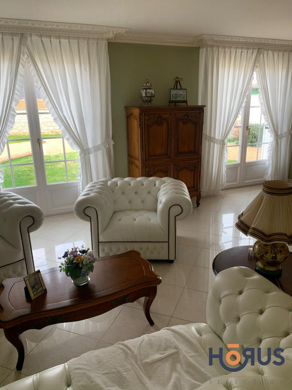 Viager - Maison traditionnelle - 160 m² - 5 pièces